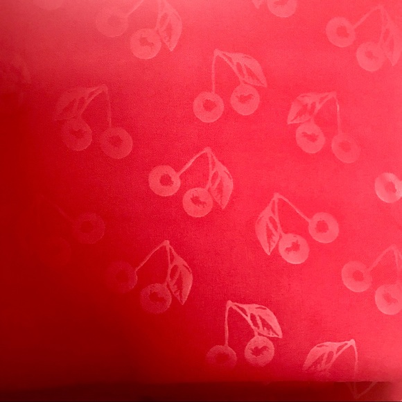 Betsey Johnson Embossed Red Cherry Queen Sheets🍒 - Picture 5 of 8